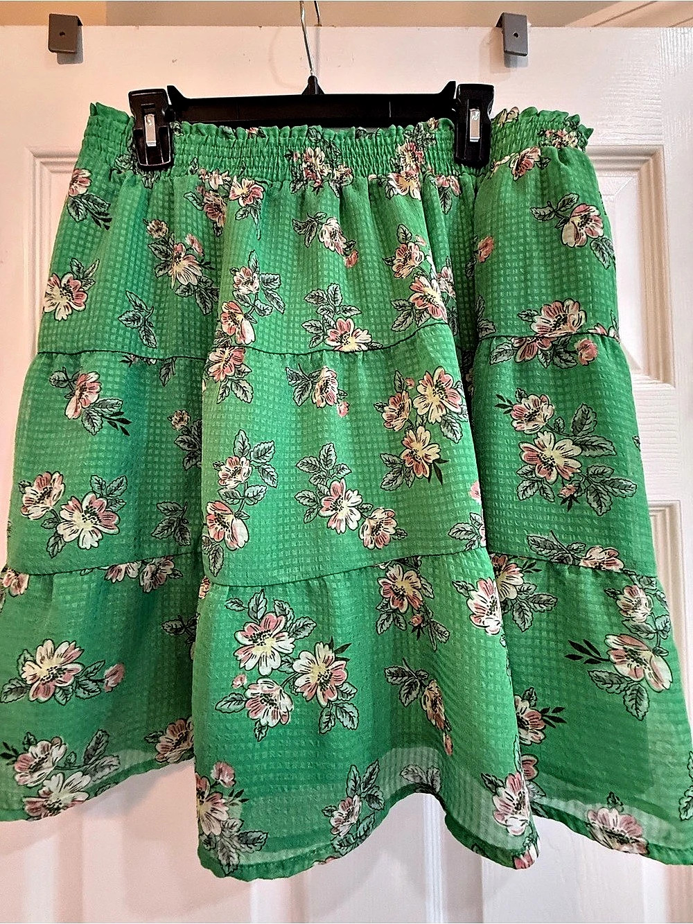 LOFT Floral Mini Skirt in Green & Pink Like New